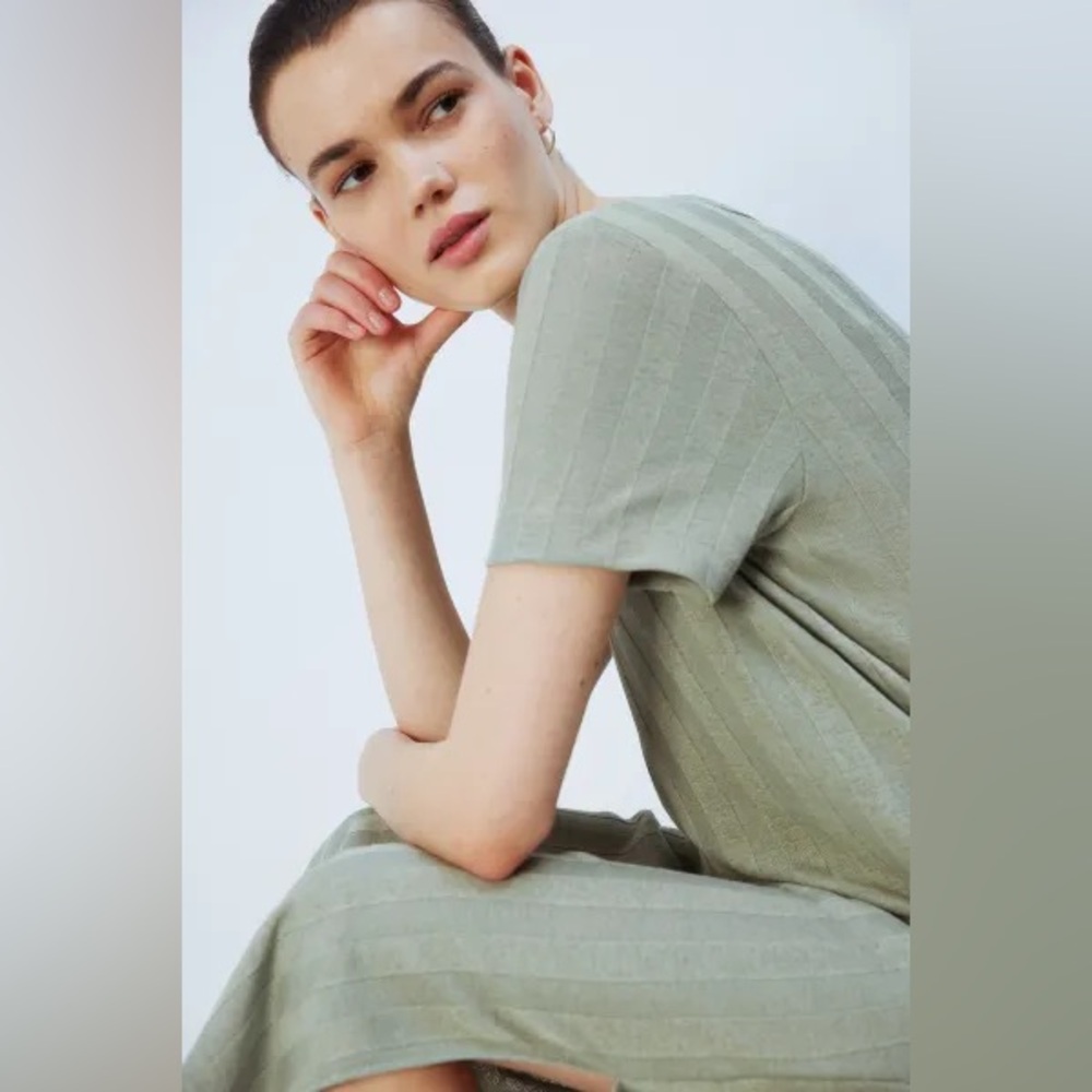 H&M Mama Maternity Ribbed Green Dress - Picture 2 of 4